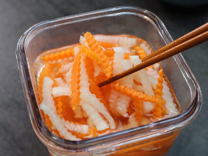 DƯA CHUA GIÒN – GIỮ MÀU, GIỮ VỊ CẢ THÁNG